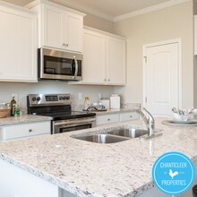 2340 Piccadilly Pines Ct in Winston-Salem, NC - Building Photo - Building Photo