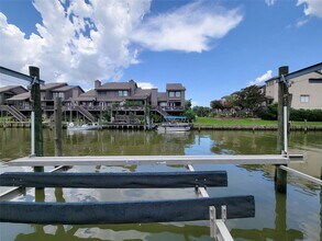 18309 Sandy Cove Dr in Houston, TX - Foto de edificio - Building Photo