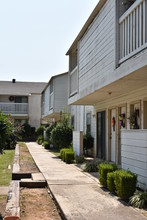 Forest Oaks Apartments in Greenwood, AR - Foto de edificio - Building Photo