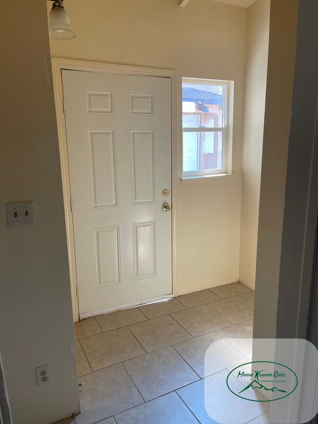 property at 406 W 20th St