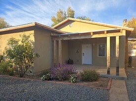 2913 Camilo Ln NW in Albuquerque, NM - Building Photo