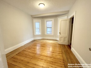 12 Buttonwood St, Unit 1 in Boston, MA - Building Photo - Building Photo