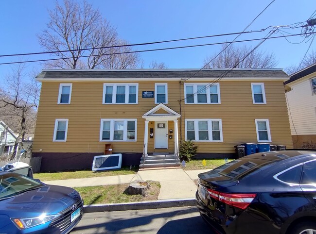 61 Ridge St, Unit 1L