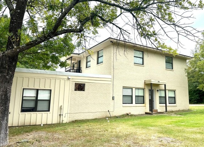 property at 202 E Arkansas St