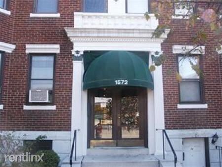 1572 Commonwealth Avenue-Unit -Apt 10 in Boston, MA - Building Photo