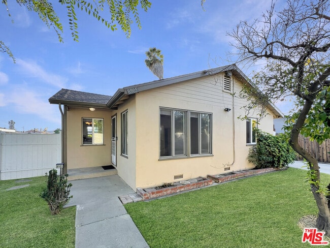 property at 8905 Nogal Ave