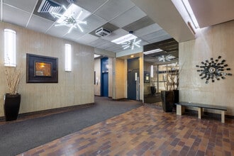 PLACE DU CERCLE in Montréal, QC - Building Photo - Interior Photo