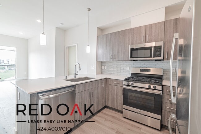 property at 1331 W 7th St