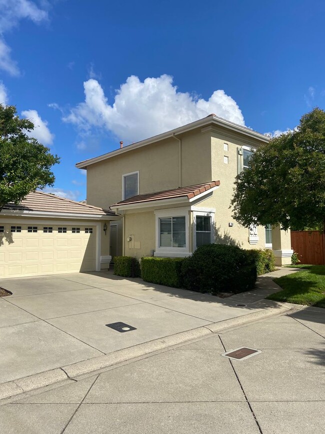 759 Silchester Ct in Folsom, CA - Building Photo - Building Photo