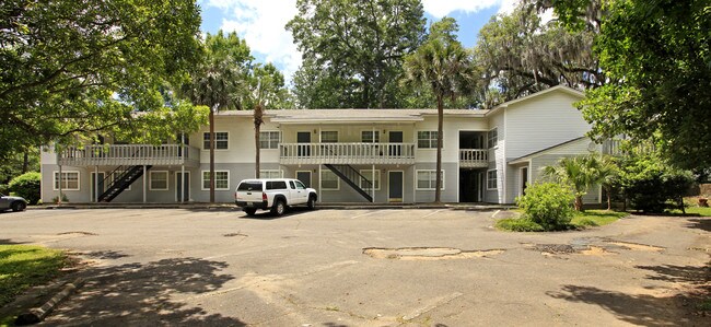 1711 N Meridian Rd in Tallahassee, FL - Building Photo - Building Photo