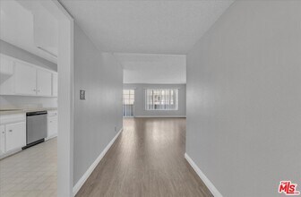 4647 Willis Ave in Los Angeles, CA - Building Photo - Building Photo