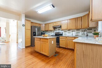 13561 Filly Ct in Gainesville, VA - Building Photo - Building Photo