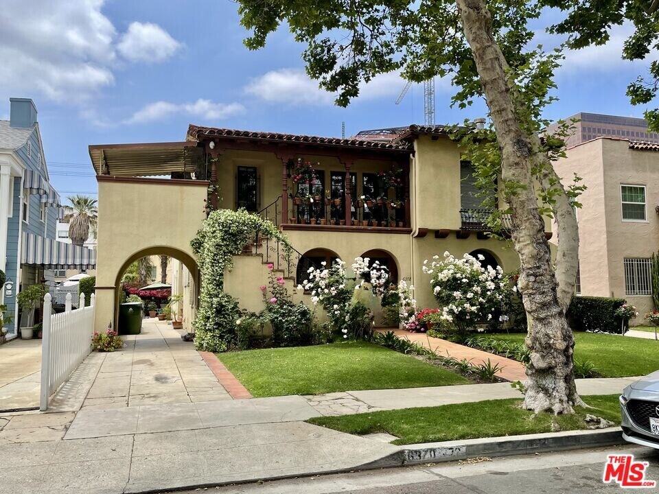 6370 W 6th St in Los Angeles, CA - Building Photo