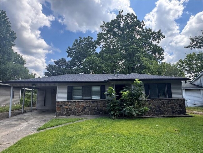 property at 1420 S W Ave