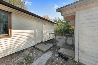 1507 Thornton Dr in Champaign, IL - Foto de edificio - Building Photo