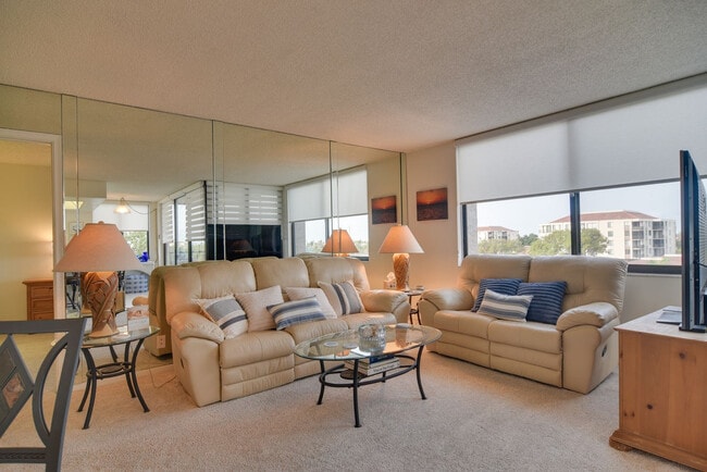 6158 Palma Del Mar Blvd S