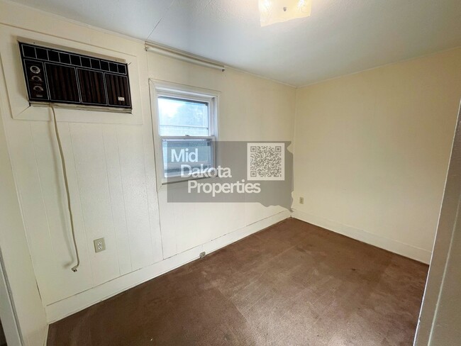 716 W Ash Ave in Mitchell, SD - Building Photo - Building Photo