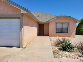 912 Stanton Pl in Clovis, NM - Building Photo