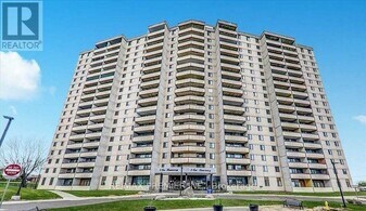 5 San Romanoway in Toronto, ON - Building Photo