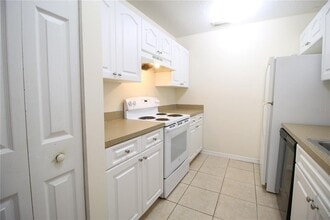 720 Newton Ave S in St. Petersburg, FL - Building Photo - Building Photo