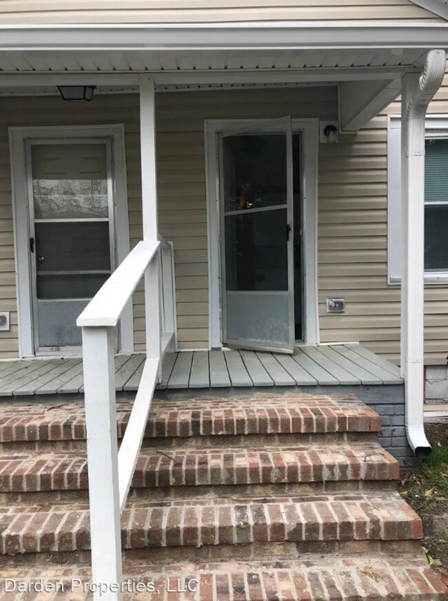 1221 Battle St-Unit -1221-B in Greenville, NC - Building Photo - Building Photo