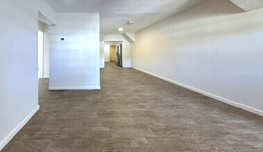 2928 W Elrod Ave in Tampa, FL - Building Photo - Building Photo