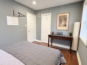 8108 S 85th Ave in Justice, IL - Foto de edificio - Building Photo