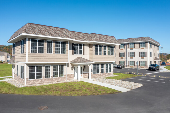 Paddlers Point in Matamoras, PA - Building Photo - Building Photo