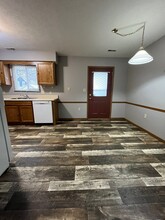535 Oak St, Unit 3 in Valparaiso, NE - Building Photo - Building Photo