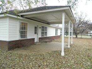 1113 W South St in Collinsville, OK - Building Photo - Building Photo