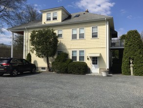 570 Taunton Ave in Seekonk, MA - Building Photo - Building Photo