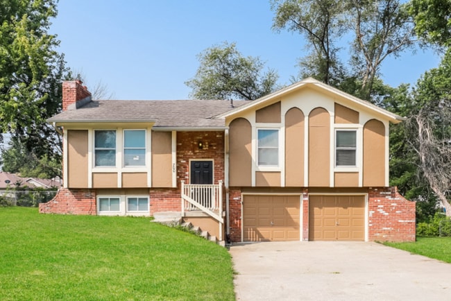property at 700 Zay Dr