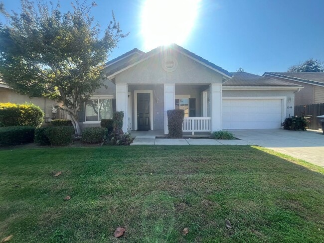 1249 Bargetto Ct in Tulare, CA - Building Photo - Building Photo