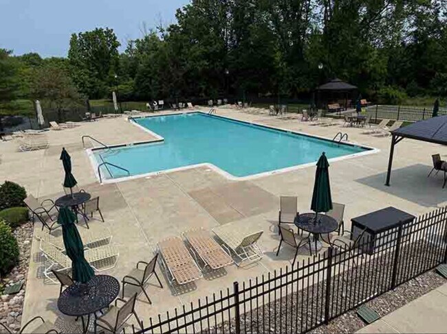 950 Nathaniel Trail in Warminster, PA - Foto de edificio - Building Photo