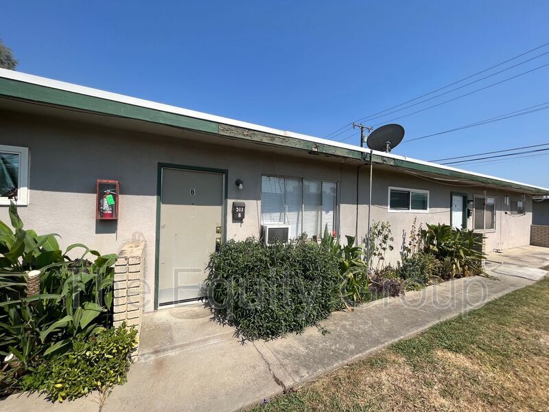 513 E Myrtle Ave in Visalia, CA - Building Photo