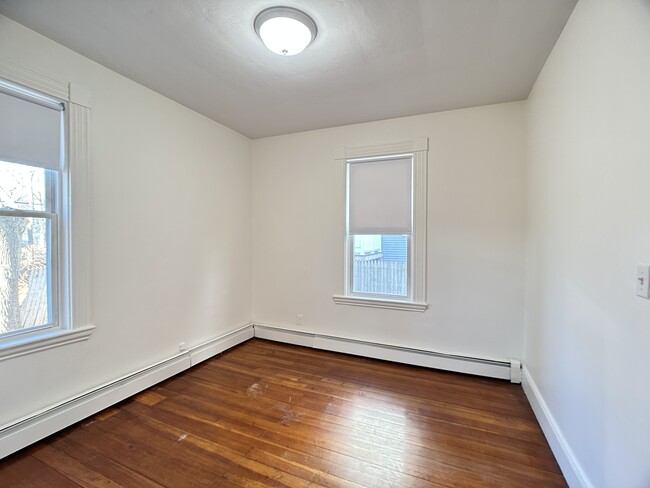 36 Brackett St, Unit 1 in Boston, MA - Building Photo - Building Photo