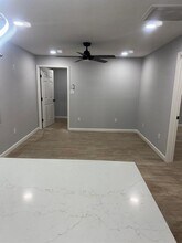8226 Darlington Dr-Unit -B in Houston, TX - Building Photo - Building Photo