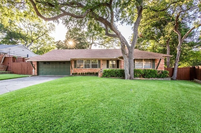 property at 6737 Lakefair Cir