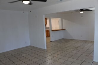 820 W Harriet St in Altadena, CA - Building Photo - Building Photo