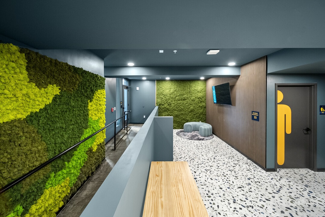 The Hive Apartments in Atlanta, GA - Foto de edificio