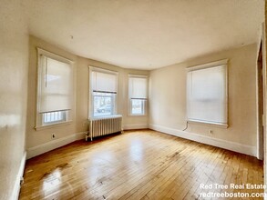 80 Wallingford Rd, Unit 1 in Boston, MA - Building Photo - Building Photo