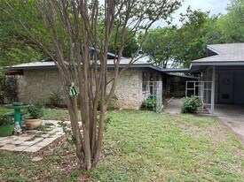 8102 Exmoor Dr in Austin, TX - Building Photo