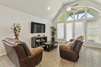 8735 Morris Wds Dr in Missouri City, TX - Building Photo - Building Photo