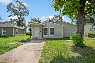 5307 Pomander Rd in Houston, TX - Building Photo - Building Photo