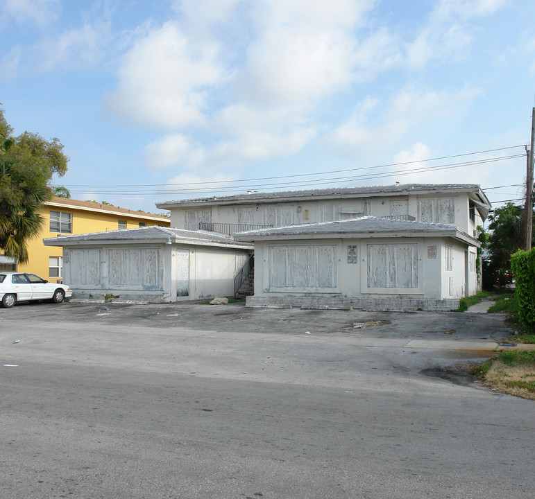 3731 SW 1st St in Fort Lauderdale, FL - Building Photo