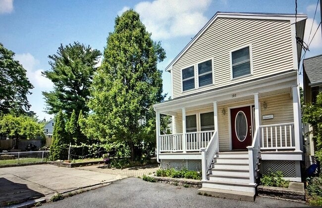109 Pearl St in Newton, MA - Building Photo - Building Photo