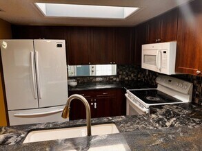 9225 Jake's Path in Largo, FL - Building Photo - Building Photo