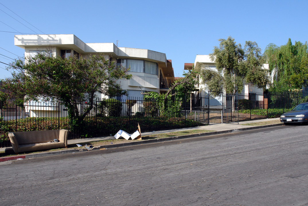 West Building in Inglewood, CA - Foto de edificio