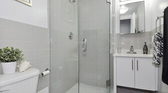 20 Prince Arthur Ave in Toronto, ON - Building Photo
