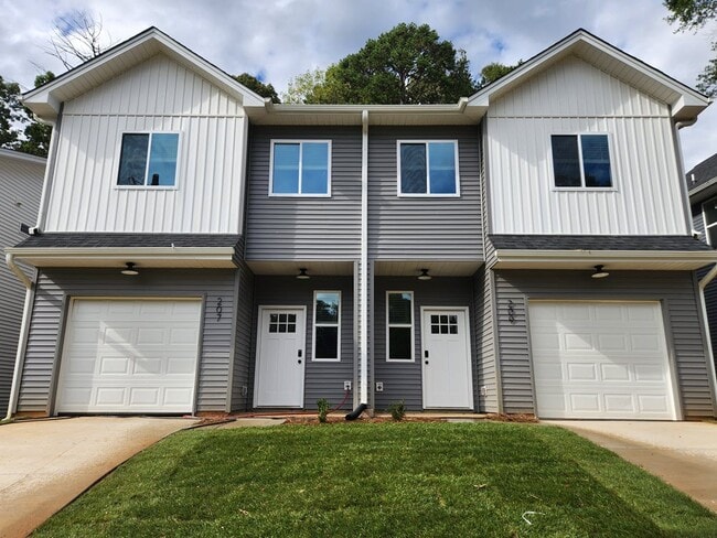 property at 207 9th Ave SE